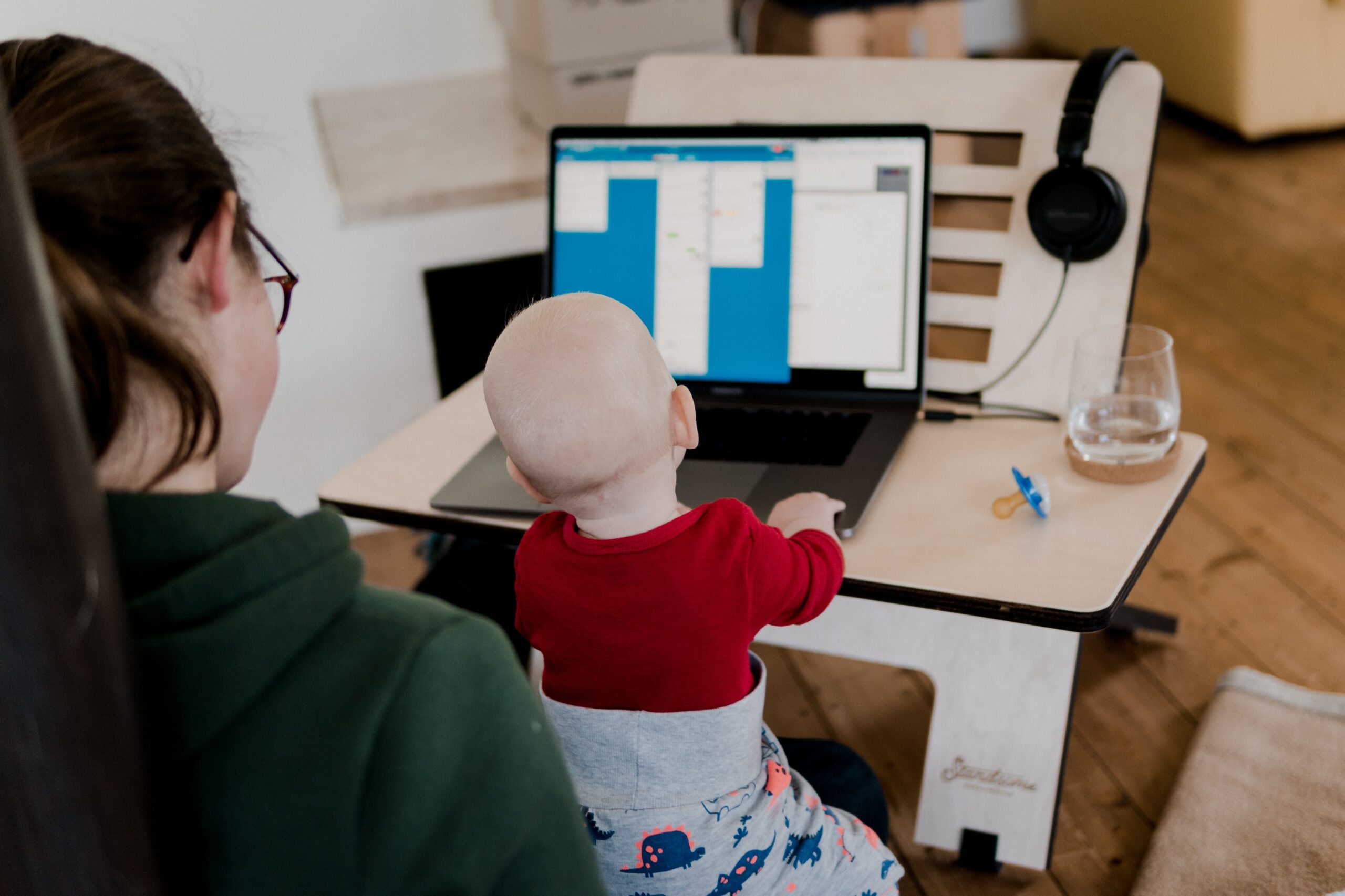 NeuraFlash Moms Share How They Find Work-Life Balance