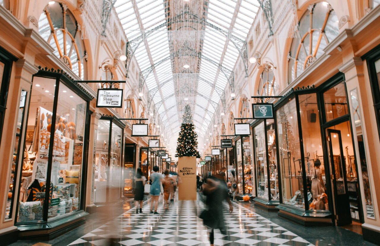 Luxury Retailer Delivers One-Of-A-Kind Shopping Experiences with Service Cloud Voice, powered by Amazon Connect